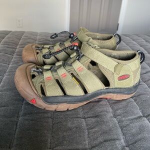 Keen Kids Sandals in Olive and Brown